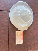 overall view of mold set with leaflet