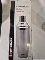 Retail box showing Swissmar branding, product image, 750 ml capacity
