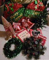 Overview of all Christmas decorations in lot