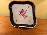 front view of square tray showing pattern and border