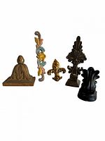 All five wall decorative pieces lined up front view