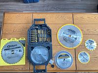 Overall lot with five blades and accessory kit