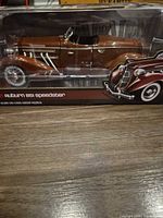 Front view of boxed Auburn 851 Speedster model
