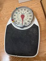 Top view showing entire Metro scale, dial face, platform