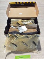 Shoes inside original Bravos box with packaging