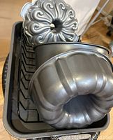 Bundt pans and roasting pan overview