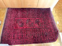 Full rug showing design and size relative to cabinetry