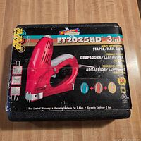 Front of retail box showing Arrow ET2025HD 3-in-1 specifications