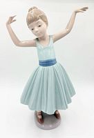 Front view of Lladró Ballet First Step figurine