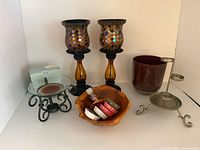 Group shot showing all items in lot