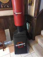Complete view of freestanding bag with Wavemaster cylinder and Slammer pad