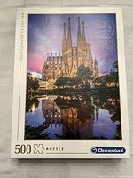 Front of sealed Clementoni 500-piece Sagrada Familia puzzle box