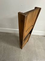 Side angle illustrating thickness and edges