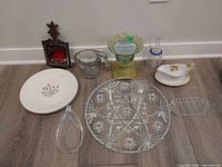 Overview of all 12 dishware pieces