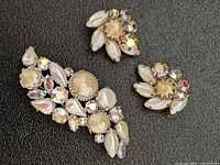 Brooch and both earrings overview