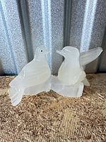 frontal view of onyx bird sculpture