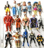 Full group of 17 figures with rulers for scale