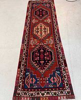 Full view of entire runner showing pattern and colours