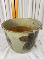 Full exterior view showing glaze pattern and form