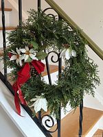 Front view of full wreath on railing