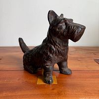 Front left view of cast iron Scottish Terrier figurine