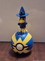 Front view of assembled Murkrow on Quick Ball