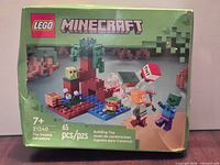 Front of LEGO Minecraft 21240 box