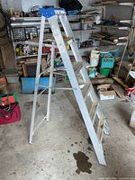 Full side view of 6 ft aluminum step ladder