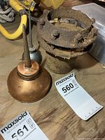 Top view of both oilers and wooden wheel hub