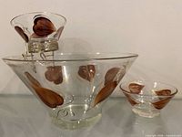 Overall view of large bowl, small bowl and clip attached