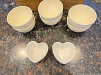 Overview of all bowls and ramekins