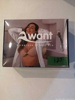 Front of Awant strapless sticky bra box