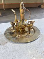 full set on tray showing arrangement