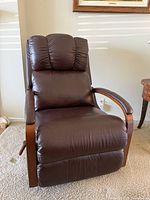 Full front view of leather recliner