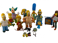 Overall lot showing 13 Simpson figures and accessories