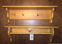 Both pine shelves front view mounted on wall