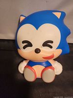 Front view of Sonic squish figure showing overall appearance