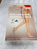 Front of box showing brand, quantity, style and color