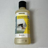 Front label showing brand, product name, intended surface, volume