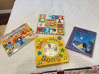 Overview of all four children’s books in lot