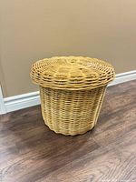 Basket side view with lid on