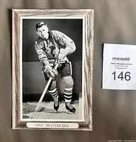 Front view of Eric Nesterenko Beehive hockey photo showing image and border
