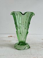 Vase front profile showing shape and color