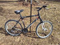 Full side view of Diamondback Outlook bike showing frame, wheels, drivetrain