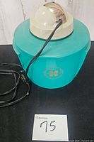 Full view of humidifier with lid on