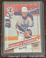 Front of Wayne Gretzky Hockey Heroes card in sleeve