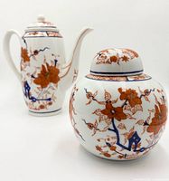 Coffee/teapot and ginger jar showing Imari floral decoration