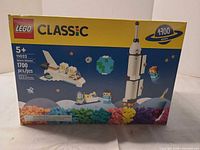 Front of LEGO Classic 11022 box showing artwork and 1700 piece count