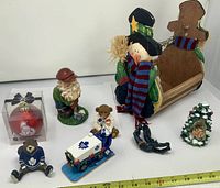 All items in lot displayed together