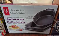 Front of sealed President’s Choice bakeware set box showing product image and branding
